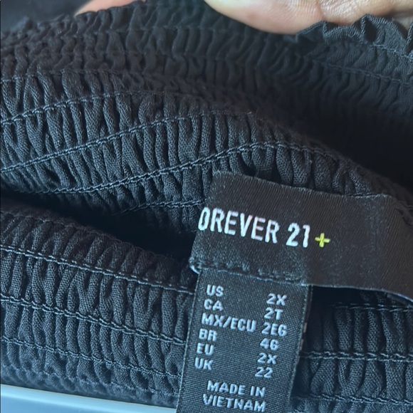 Black Women's Wide-Leg Pants - Picture 11 of 11